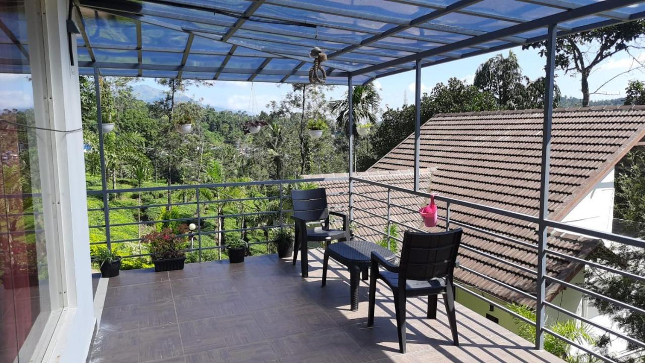 Letstay Vythiri Hill Palace Kültér fotó