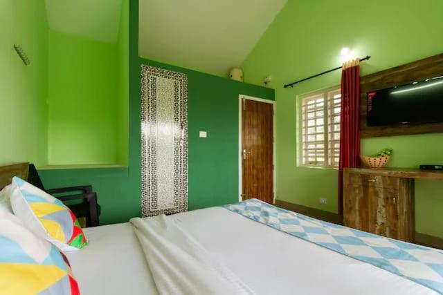 Letstay Vythiri Hill Palace Szoba fotó